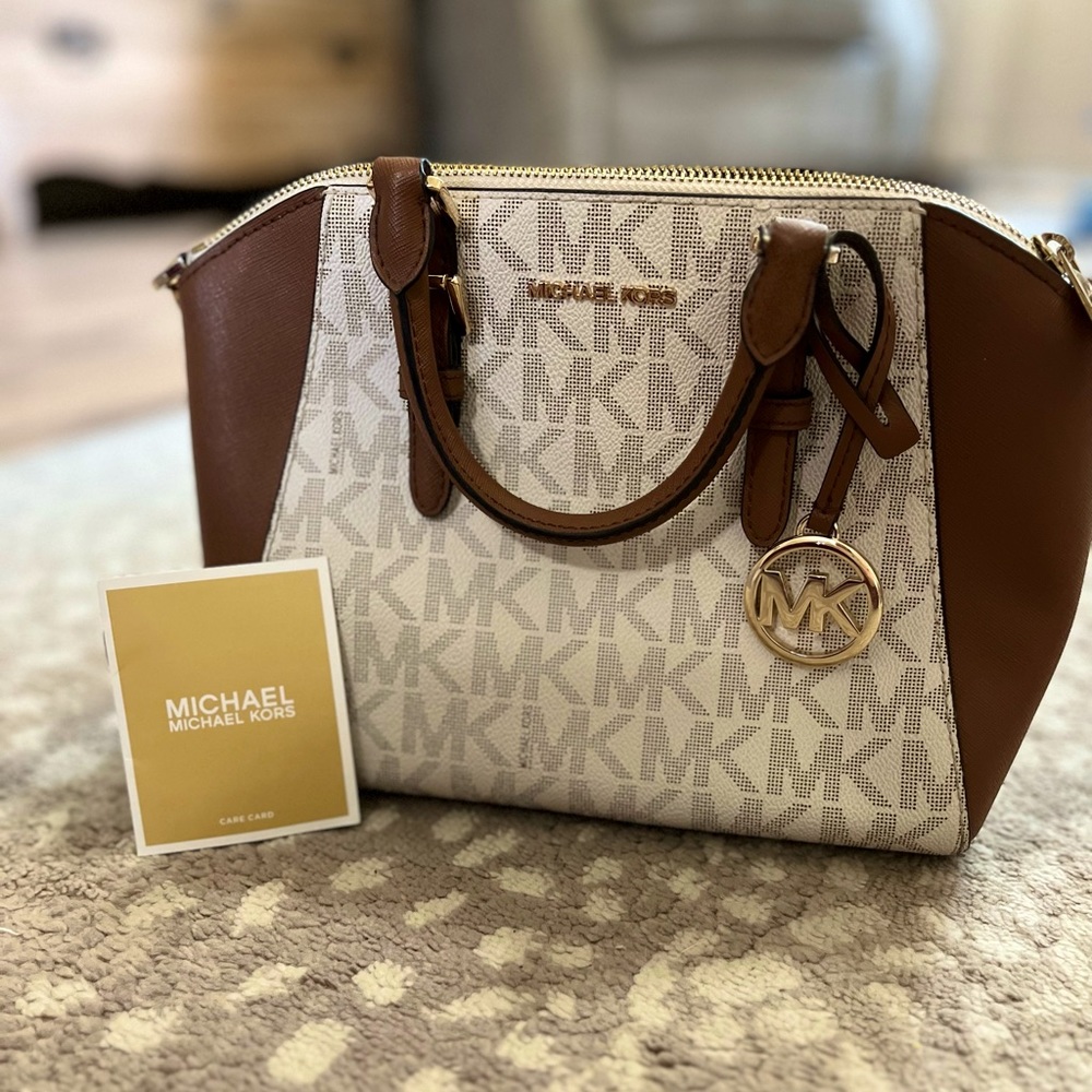 Michael Kors Messenger Bag